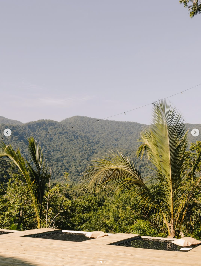 Piscina com vista para a Mata Atlântica