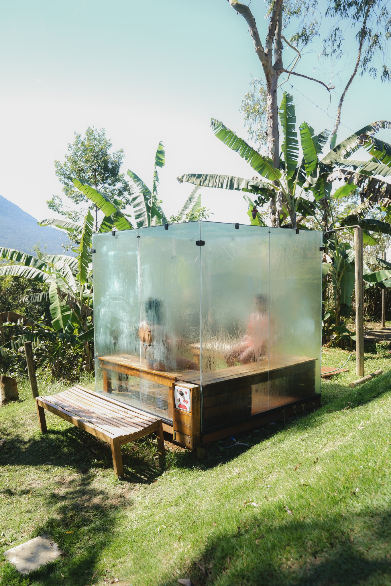 Sauna cercada pela natureza